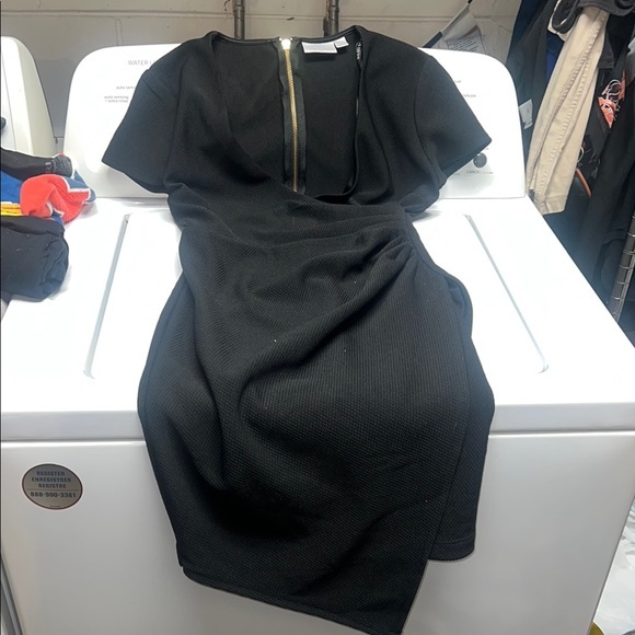 Dresses & Skirts - Elegant Black Dress